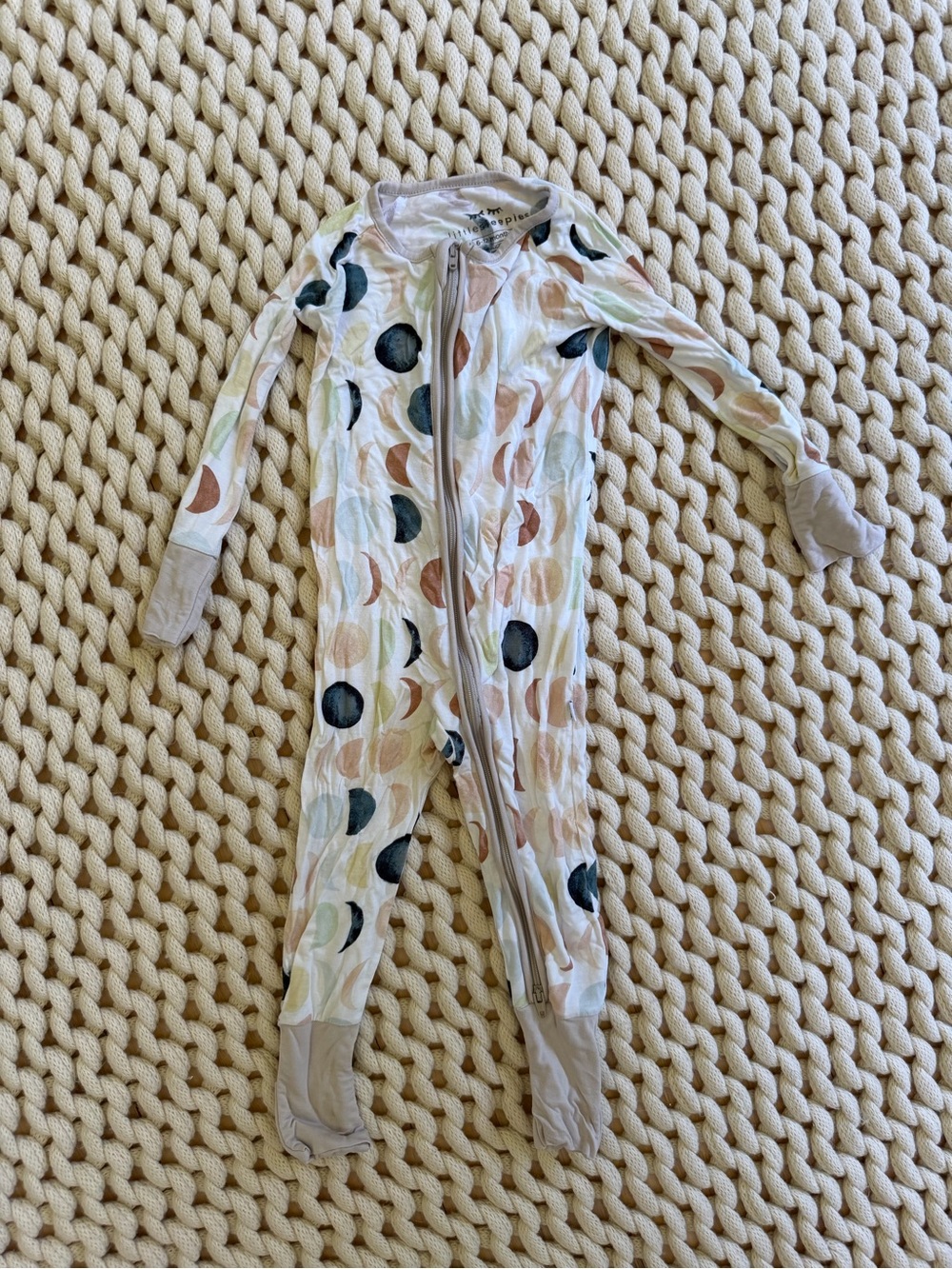 Little Sleepies 6-12m Luna Neutral zippy